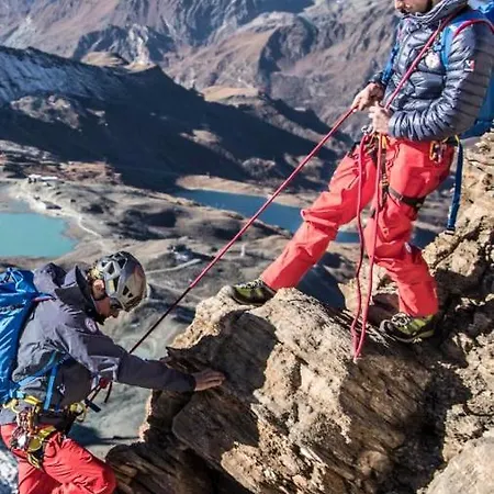 Renovated In Out, Cir 0282 *