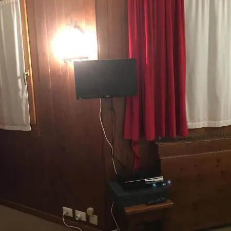 Renovated In Out, Cir 1255 *