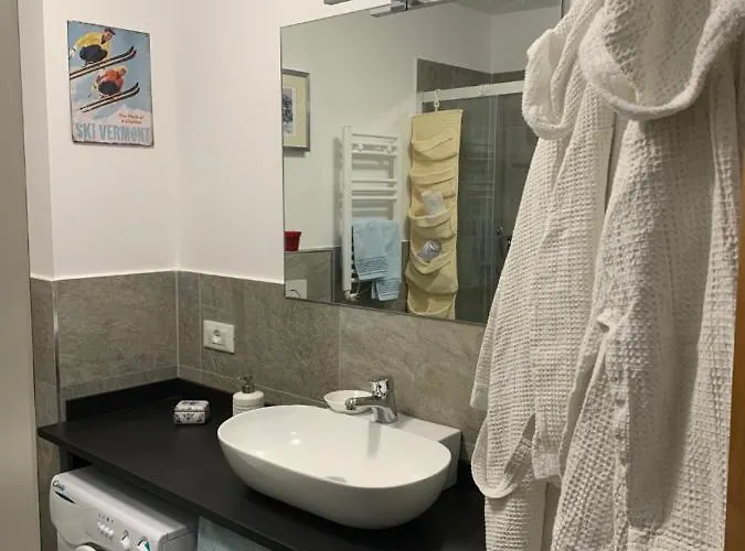 Renovated In Out, Cir 1255 *