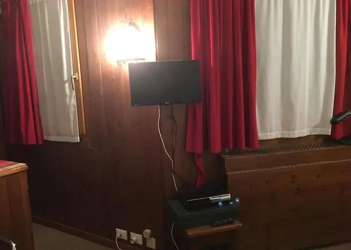 Renovated In Out, Cir 1255 *